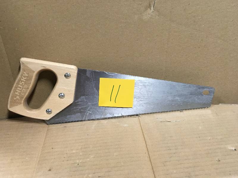 lot 11 image: Husky 15 in. Back Saw with Wood Handle in good condition