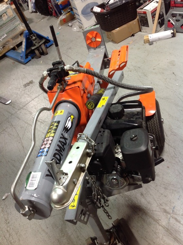 lot 101 image: YARDMAX 30-Ton 306cc Gas Log Splitter in good working conditions