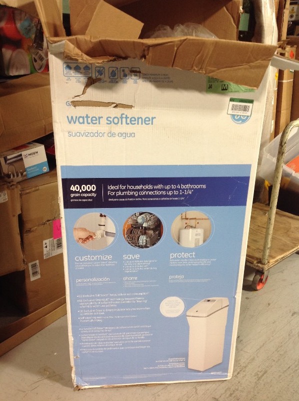 lot 105 image: GE 40,200 Grain Water Softener in good conditions