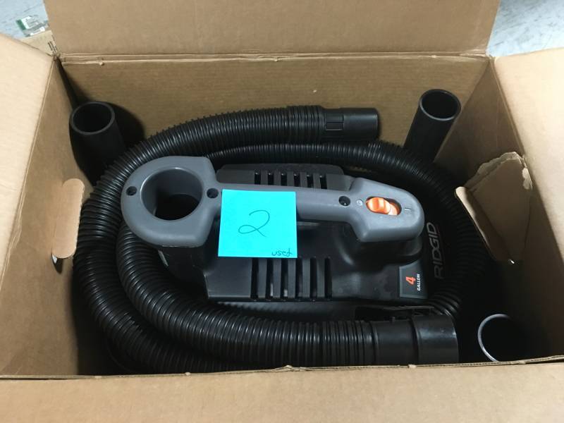 RIDGID 4 Gal. 5.0-Peak HP Portable WetDry Vacuum USED in good condition