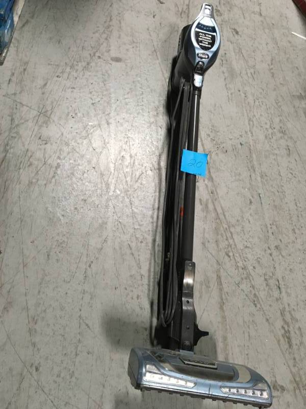 Shark UV450 Rocket Ultra-Light Deluxe Upright Stick Extended Vacuum Cleaner in good condition