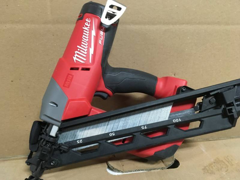 Milwaukee M18 FUEL 18-Volt Lithium-Ion Brushless Cordless 15-Gauge Angled Finish Nailer (Tool Only) USED no tested unknown conditions