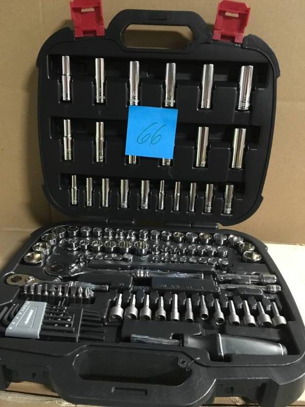 Husky Mechanics Tool Set (111-Piece) not used