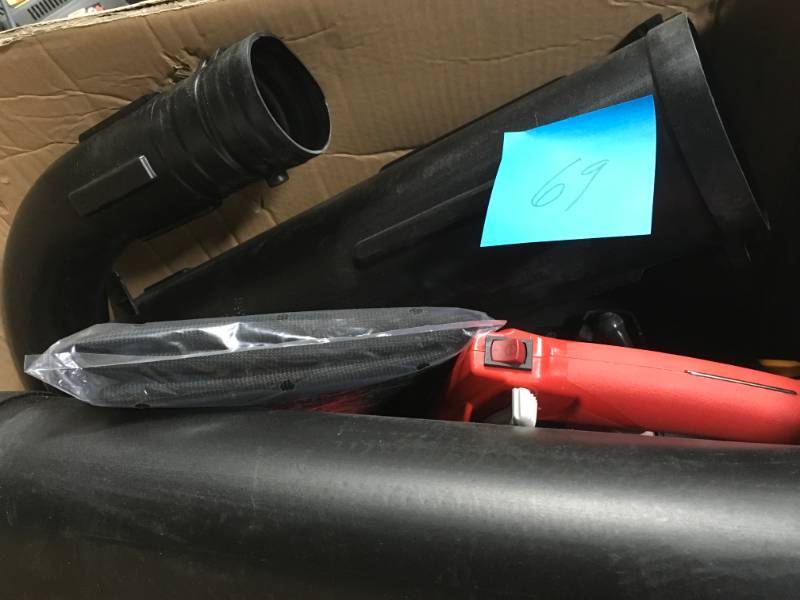 Homelite UT26HBV 150 MPH 400 CFM 26cc Gas Handheld Leaf Blower Vac USED in good condition
