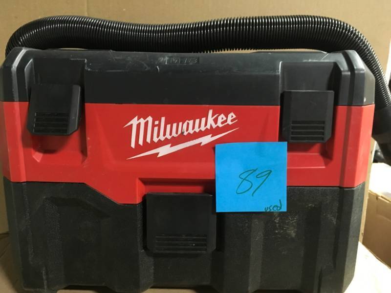 Milwaukee M18 18-Volt 2 Gal. Lithium-Ion Cordless WetDry Vacuum (Tool-Only) in good condition