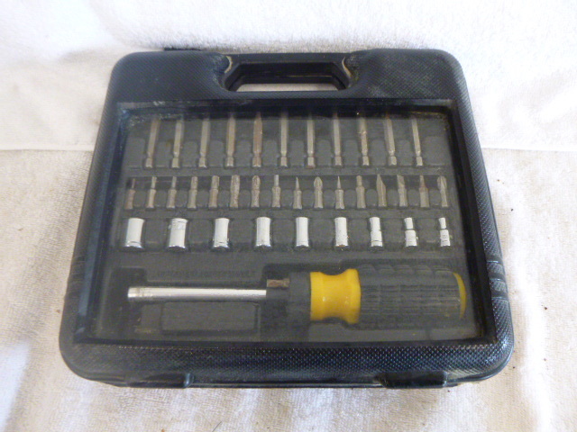 lot 33 image: Screwdriver Kit