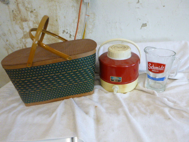 lot 58 image: Picnic Items