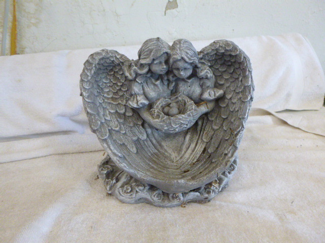 lot 65 image: Angels Statue for a Garden