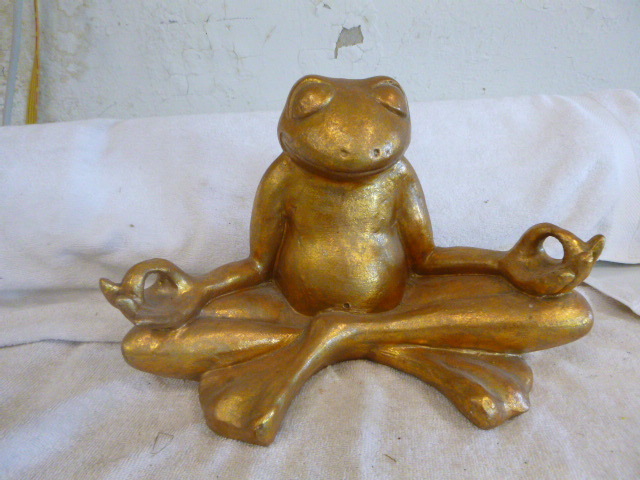 lot 66 image: Golden Frog Statue