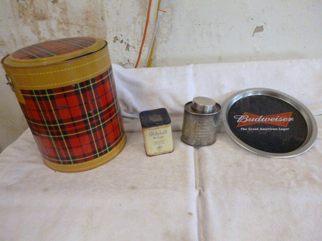 lot 68 image: Decorative Tins