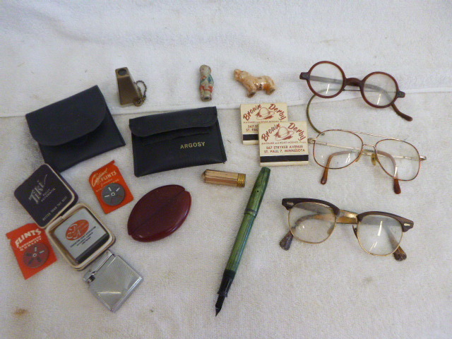 lot 72 image: Miscellaneous Old Items