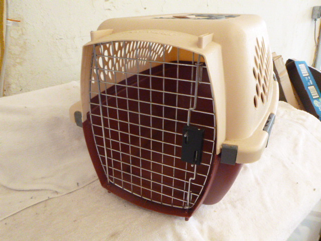 lot 85 image: Pet Taxi