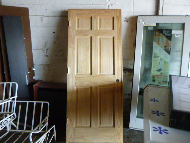 lot 22 image: Solid Pine Door