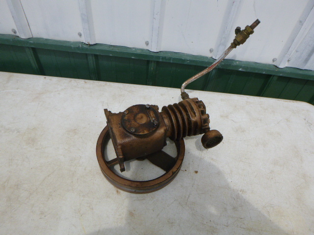 lot 98 image: Compressor Pump Head