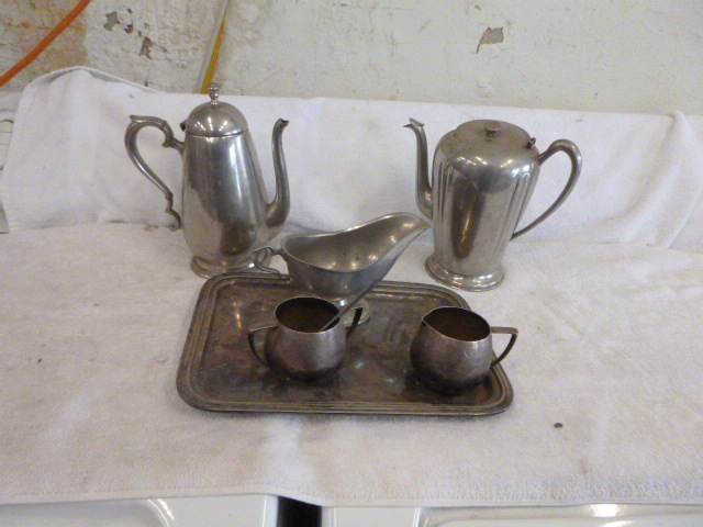 lot 116 image: Vintage Silver Plated Servers