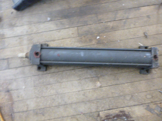 lot 120 image: Hydraulic Cylinder