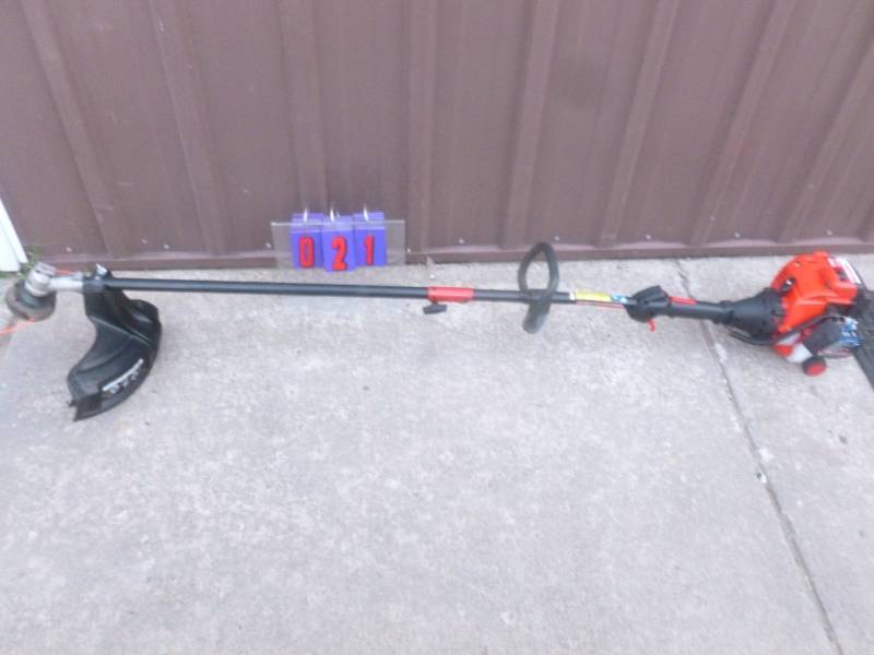 lot 21 image: Troy Built Gas Line Trimmer