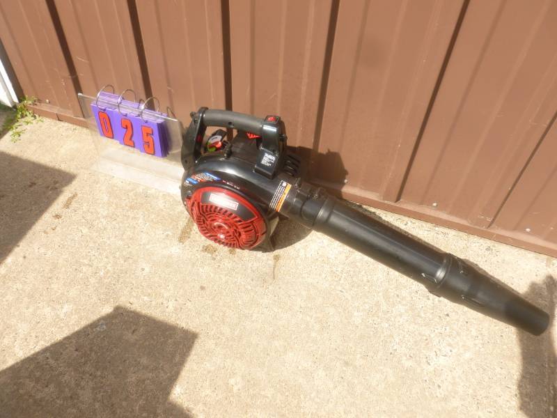 lot 25 image: Craftsman Gas Powered Blower