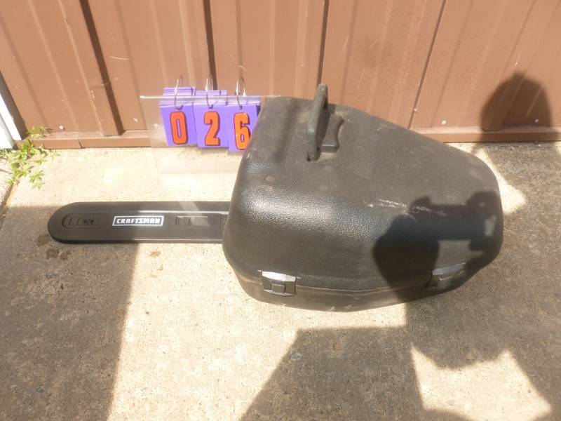lot 26 image: Chainsaw Case