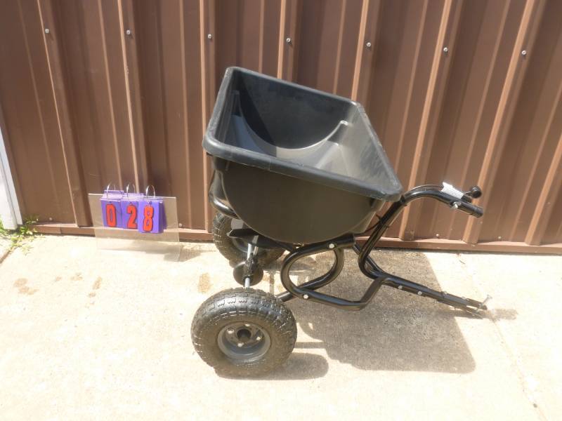 lot 28 image: Craftsman FertilizerSeeder