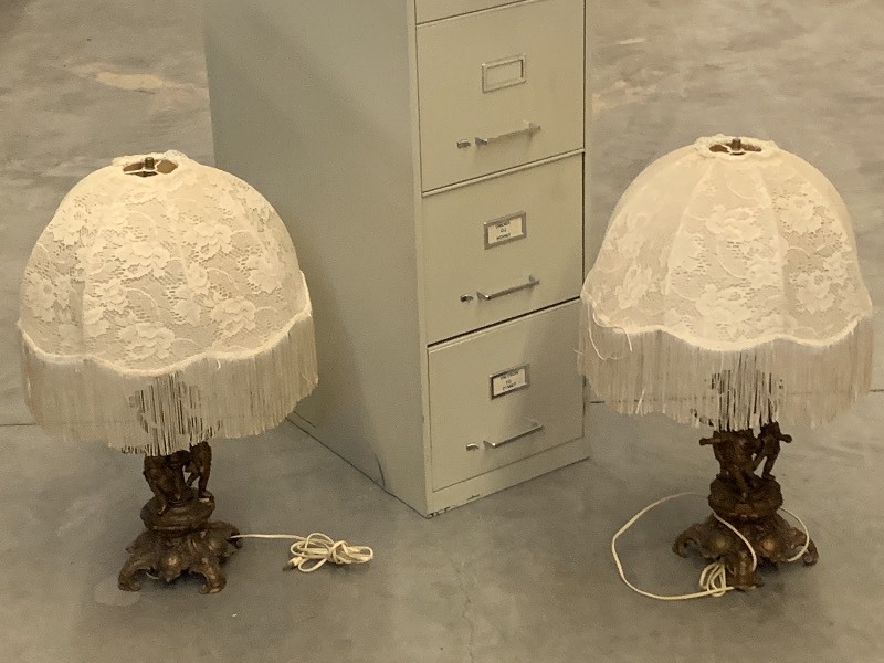 lot 37 image: Steel Filing Cabinet & (2) Table Lamps