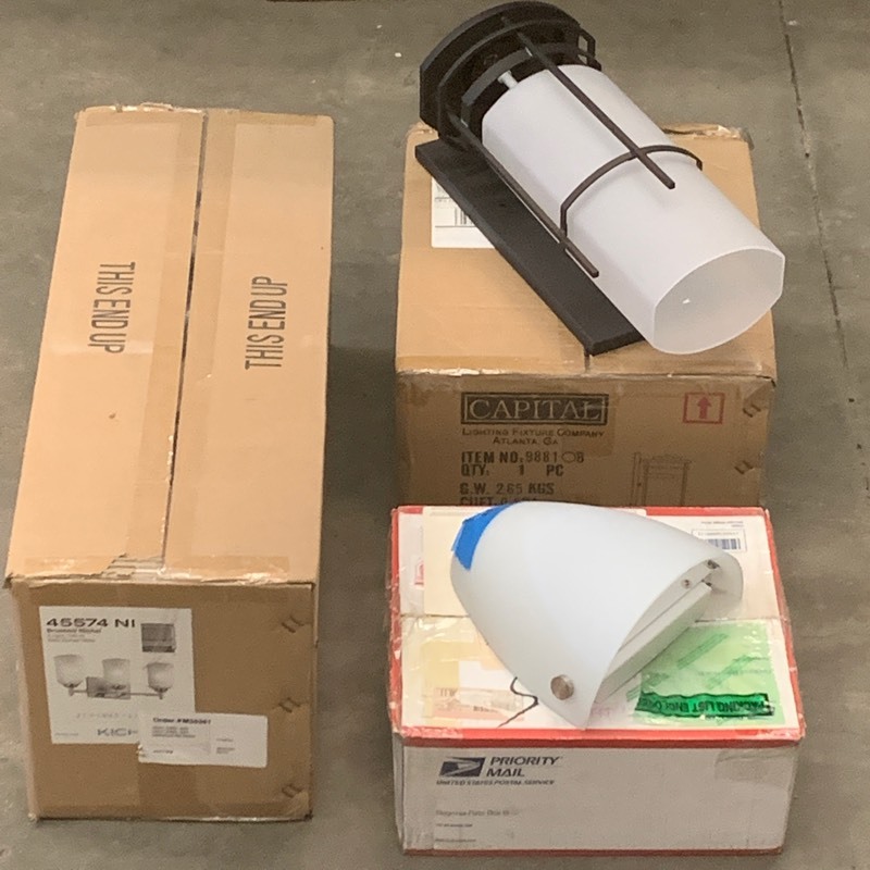 lot 53 image: Lot Of (4) New Light Fixtures