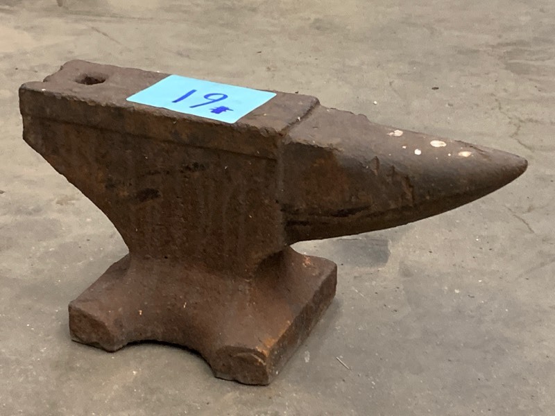 lot 61 image: Blacksmiths Anvil