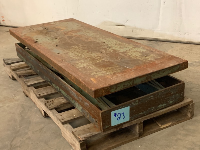 lot 23 image: Industrial Scissor-Lift Work Table