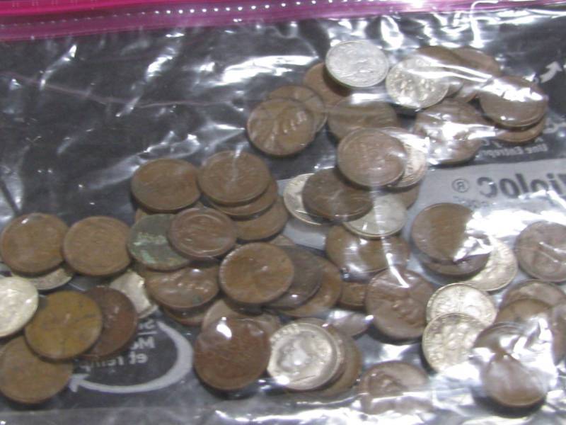 lot 5 image: Wheat Pennies & Dimes
