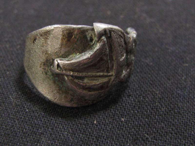 lot 20 image: Sterling Silver Spoon Ring