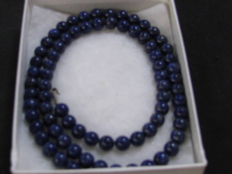 lot 25 image: Lapis Lazuli Bead Necklace