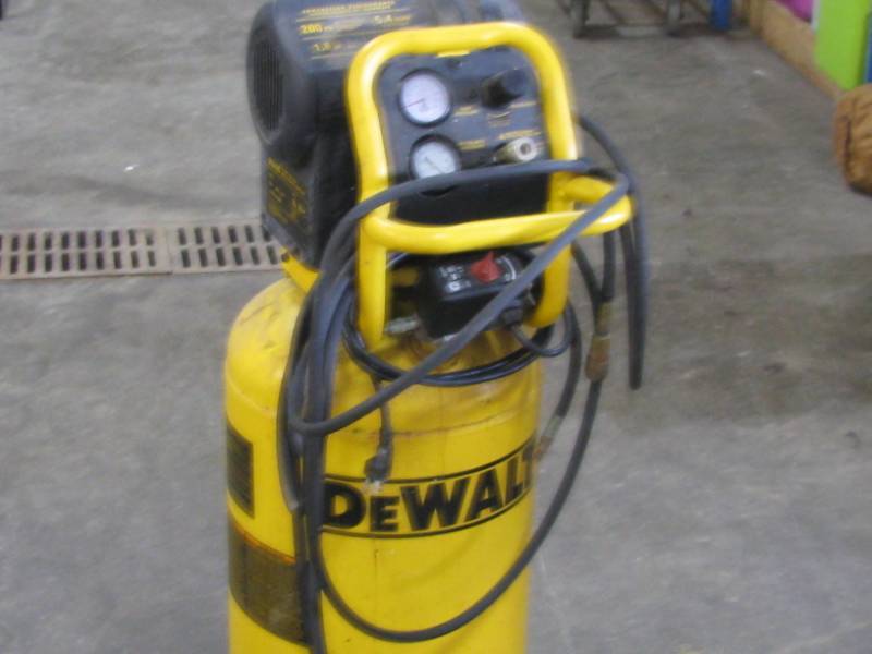 lot 62 image: Dewald Air Compressor