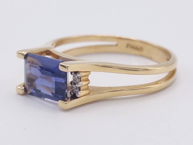 lot 27 image: Ladies Tanzanite and Diamond Estate Ring in 14k Yellow Gold