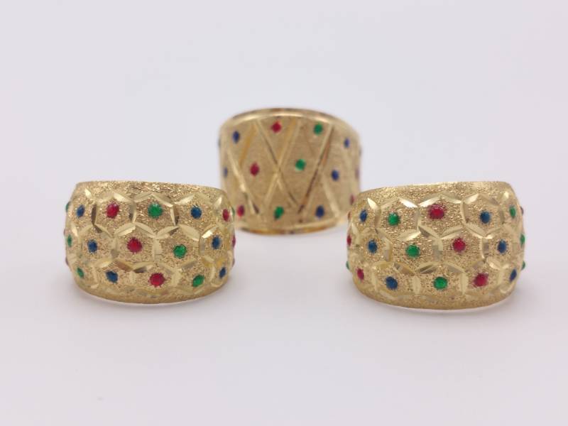 lot 40 image: 14k Yellow Gold Estate Ring and Earring Set