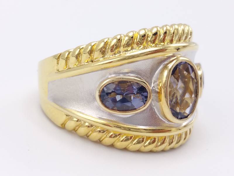 lot 84 image: Ladies Estate Ring in Sterling Silver