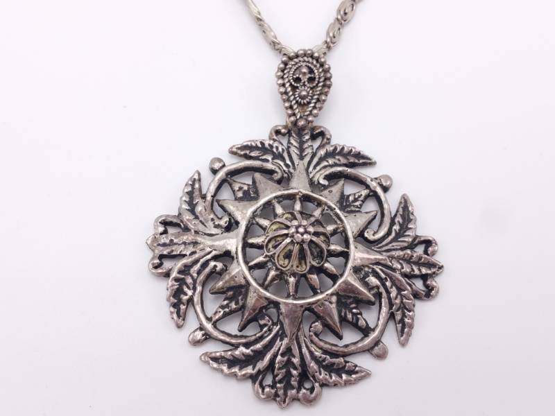 lot 90 image: Bold, Intricate Designer Sterling Silver Estate Necklace - 47.8 Grams