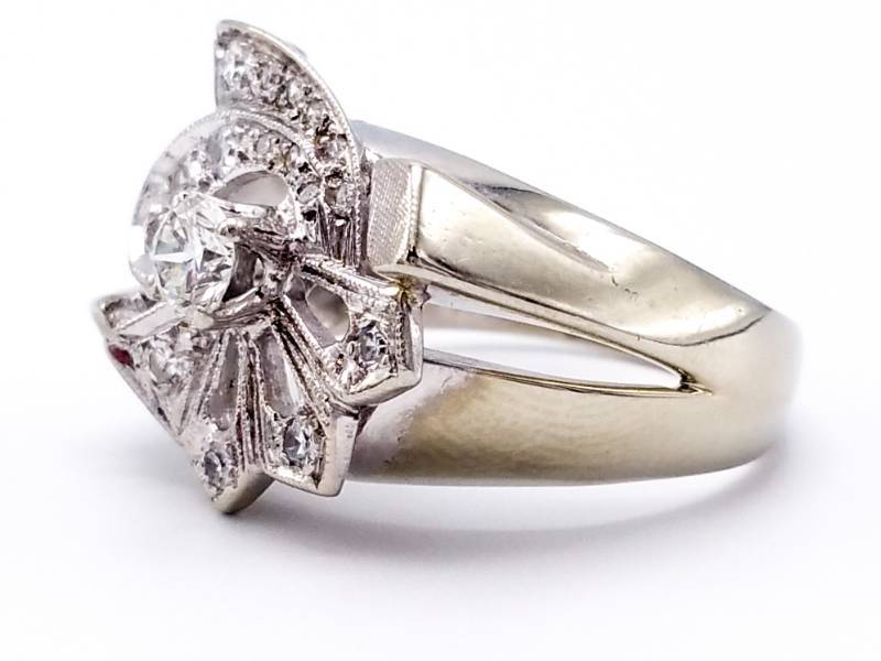 lot 7 image: Art Deco Diamond Estate Ring in 14k White Gold