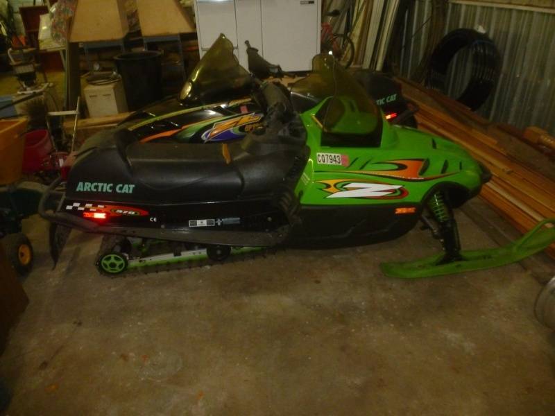 lot 5 image: 2000 Arctic Cat Z 370