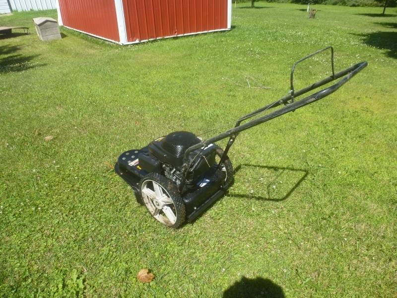 lot 7 image: Remington Weed Trimmer