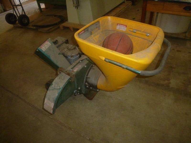 lot 13 image: Yardman Shredder Chopper