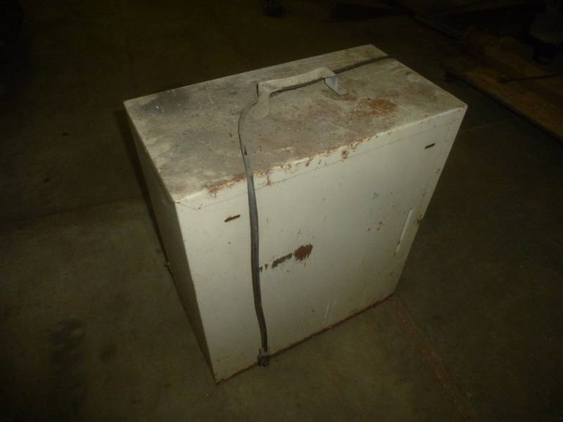lot 19 image: LB White Heater