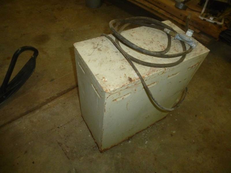 lot 20 image: LB White Heater