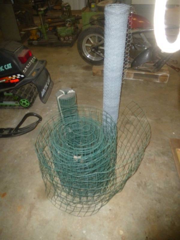 lot 28 image: Chicken Wire