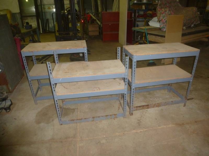 lot 32 image: Steel Shelf Shelves