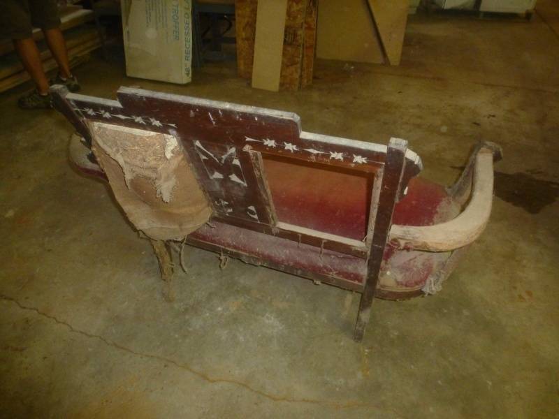 lot 34 image: Antique Love Seat