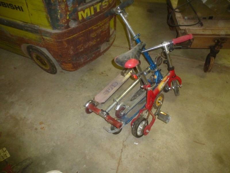 lot 49 image: Scooters