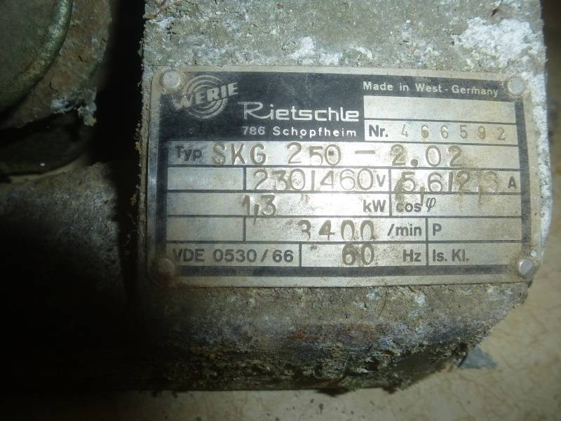lot 82 image: Regenerative Blower Vacuum Pump