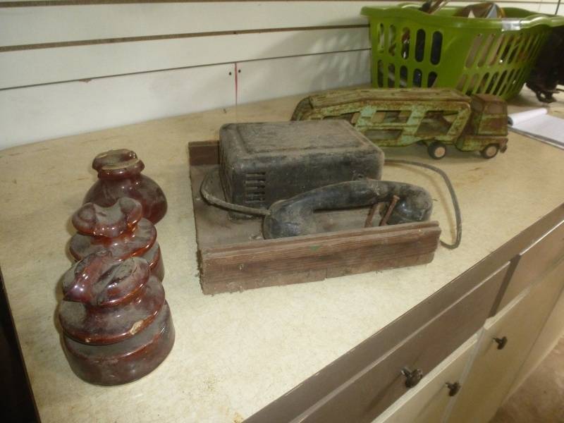 lot 86 image: Antique  Telephone & Tonka Truck