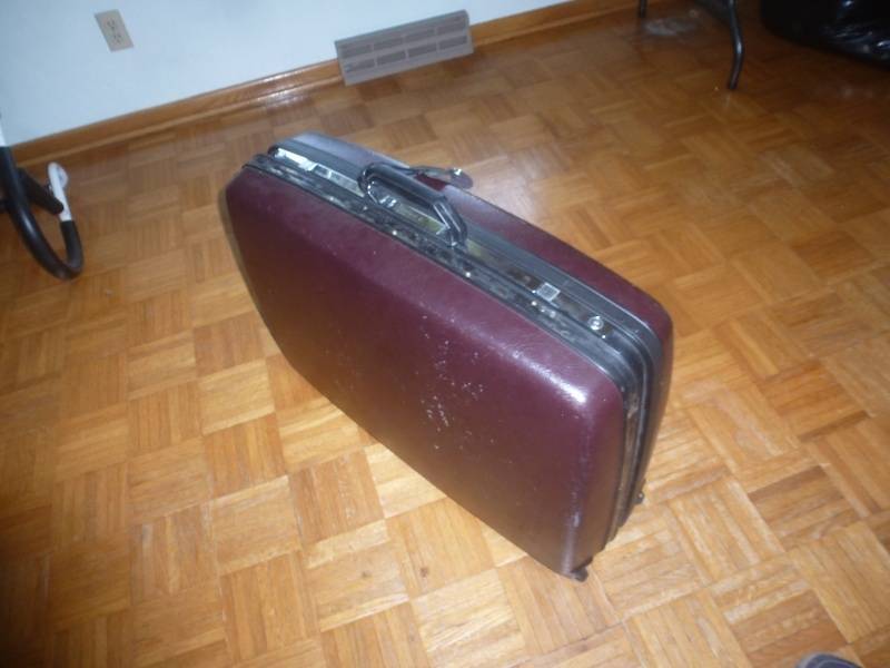 lot 110 image: Antique Samsonite Suitcase