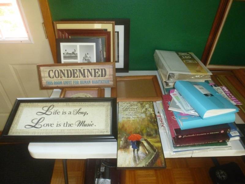 lot 112 image: Picture Frames